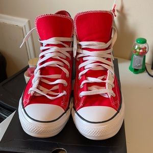 Mens size 13 women’s 15 unisex ALL STARS